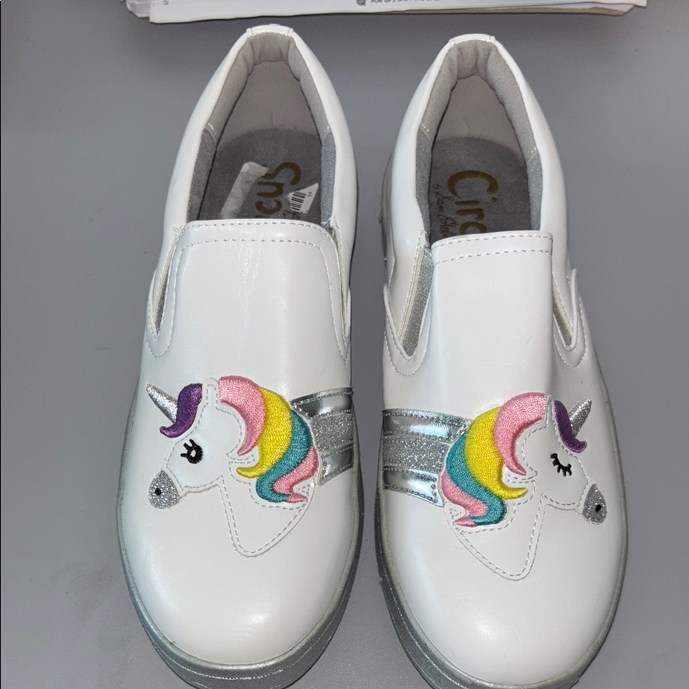 Circus by Sam Edelman White and Silver Slip-On Sneakers